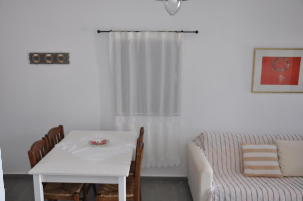 Vegera Beach House, Donoussa Buitenkant foto